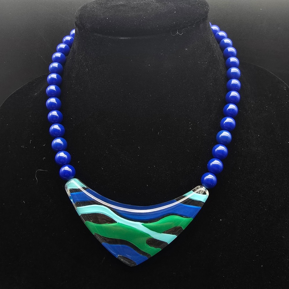 Avon 1987 Fashion Waves Necklace Blue Teal Beaded 1980s Jewelry
